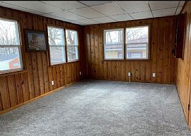 Single Family Residence in Jefferson City, MO (Photo 8 of 12)