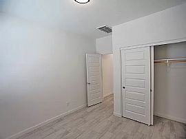 7007 W Townley Ave, Peoria, Az 85345 in Peoria, AZ (Photo 7 of 12)