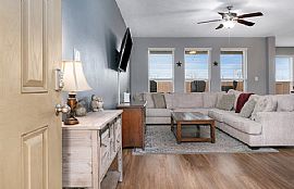 Charming 3 Bedroom Home  in Texas City, TX (Photo 4 of 12)