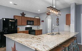 Charming 3 Bedroom Home  in Texas City, TX (Photo 7 of 12)