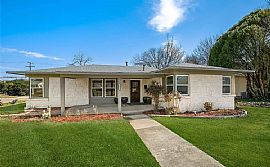 3 Bedroom in Dallas, TX