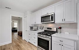 3 Bedroom in Dallas, TX (Photo 8 of 12)