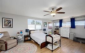 A 3 Bedroom Home  in Dallas, TX (Photo 11 of 12)