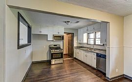 Charming 2 Bedroom Home  in Texas City, TX (Photo 6 of 12)