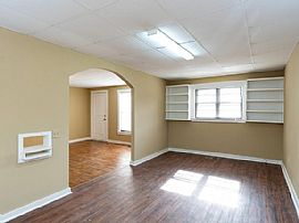 Charming 3bedroom with 1bathroom Home For You  in Birmingham, AL (Photo 2 of 4)