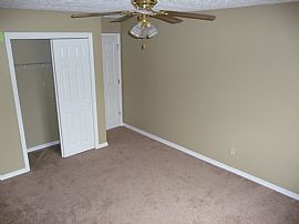 Quick Access to Louisville, Shepherdsville E-Town, and Ft Knox in Shepherdsville, KY (Photo 9 of 12)