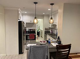 725 Crest Ln, Birmingham, Al 35209 in Birmingham, AL (Photo 11 of 12)