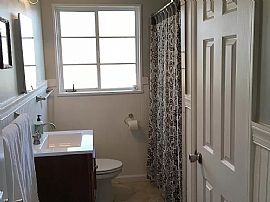 725 Crest Ln, Birmingham, Al 35209 in Birmingham, AL (Photo 5 of 12)