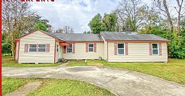 331 Oak Dr, Mobile, Al 36617 in Mobile, AL