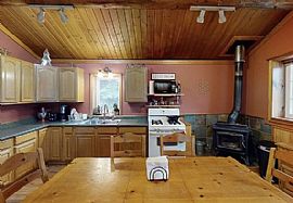 Cute Waterfront Cabin in North Pole, AK (Photo 4 of 9)