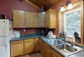 Cute Waterfront Cabin in North Pole, AK (Photo 5 of 9)