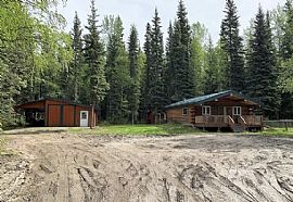 Cute Waterfront Cabin in North Pole, AK (Photo 8 of 9)