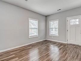 Charming 2 Bedroom  in Memphis, TN (Photo 3 of 11)