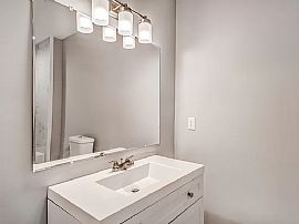 Charming 2 Bedroom  in Memphis, TN (Photo 8 of 11)