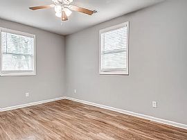 Charming 2 Bedroom  in Memphis, TN (Photo 9 of 11)