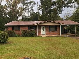 1211 Fairlane Dr, Dothan, Al 36301 in Dothan, AL