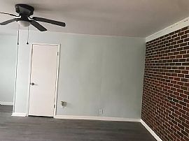 1211 Fairlane Dr, Dothan, Al 36301 in Dothan, AL (Photo 11 of 12)