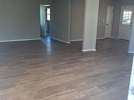 524 S Eufaula Ave, Coweta, Ok 74429 in Coweta, OK (Photo 2 of 11)