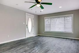 Beautiful 3beds 2baths in Texarkana, TX (Photo 4 of 10)