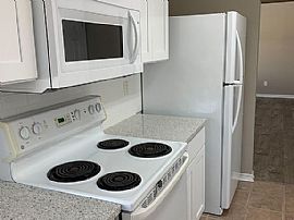 300 Cluster St, Foley, Al 36535 in Foley, AL (Photo 2 of 4)