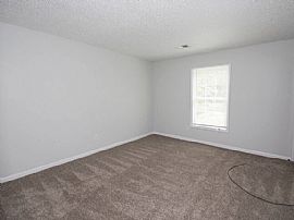 Charming 3bedroom with 1bathroom Home  in Mount Pleasant, SC (Photo 2 of 5)