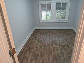 Charming 3bedroom with 1bathroom Home  in Mount Pleasant, SC (Photo 3 of 5)