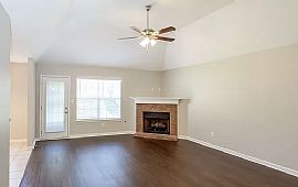 Charming 3 Bedroom  in Cordova, TN (Photo 2 of 10)