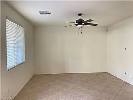 6202 Andover Wood Rd, Spring Valley, Nv 89113 in Las Vegas, NV (Photo 3 of 12)