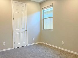 13335 W Red Range Way, Peoria, Az 85383 in Peoria, AZ (Photo 7 of 12)