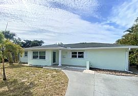 3559 Balboa Cir W, Naples, Fl 34105 in Naples, FL