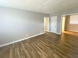 5551 Auburn Rd, Jacksonville, Fl 32207  Tour Apply Email in Jacksonville, FL (Photo 2 of 5)