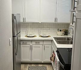 5551 Auburn Rd, Jacksonville, Fl 32207  Tour Apply Email in Jacksonville, FL (Photo 4 of 5)