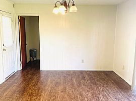 5433 Rolind Dr, Montgomery, Al 36108 in Montgomery, AL (Photo 5 of 11)