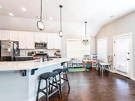 728 Hedgefield Way, Prattville, Al 36066 in Prattville, AL (Photo 3 of 12)