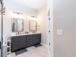 728 Hedgefield Way, Prattville, Al 36066 in Prattville, AL (Photo 8 of 12)