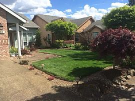 18316 Sw 133rd Ter, tualatin in Tualatin, OR (Photo 2 of 8)