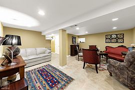 2 Bedroom  in Chicago, IL (Photo 4 of 4)