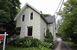 833 Wright St, Oshkosh, Wi 54901 in Oshkosh, WI