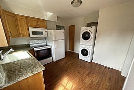 1990 Se Evergreen St, Milwaukie, Or 97222 : Affordable House  in Milwaukie, OR (Photo 3 of 7)