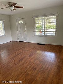 1990 Se Evergreen St, Milwaukie, Or 97222 : Affordable House  in Milwaukie, OR (Photo 4 of 7)