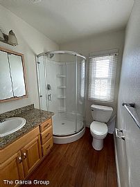 1990 Se Evergreen St, Milwaukie, Or 97222 : Affordable House  in Milwaukie, OR (Photo 5 of 7)