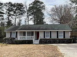 Unique 4 Bed Room Apartment  in Milledgeville, GA