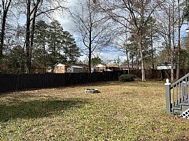 Unique 4 Bed Room Apartment  in Milledgeville, GA (Photo 5 of 10)