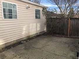 14282 S Princeton Village Way, Clackamas, Or 97015 . Spacious  in Clackamas, OR (Photo 2 of 12)