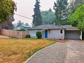4216 Se River Dr, Milwaukie, Or 97267 . Cool 2 Bedroom House  in Milwaukie, OR