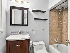 4216 Se River Dr, Milwaukie, Or 97267 . Cool 2 Bedroom House  in Milwaukie, OR (Photo 11 of 12)