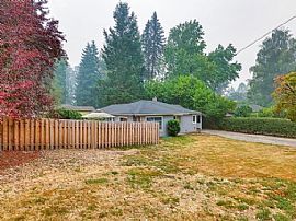 4216 Se River Dr, Milwaukie, Or 97267 . Cool 2 Bedroom House  in Milwaukie, OR (Photo 4 of 12)