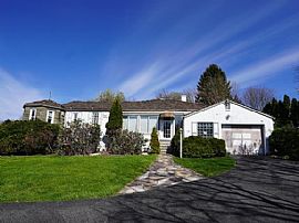 97 Southern Hilands Dr, Pittsburgh, Pa 15241 . Lovely House in Pittsburgh, PA