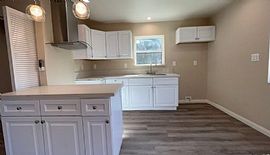 Beautiful 2 Bedroom 1 Bath Home For Rent in Reseda, CA (Photo 2 of 5)