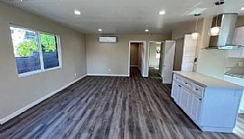 Beautiful 2 Bedroom 1 Bath Home For Rent in Reseda, CA (Photo 5 of 5)